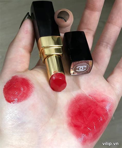 CHANEL 68 Ultime Rouge Coco Flash Hydrating Vibrant Shine 